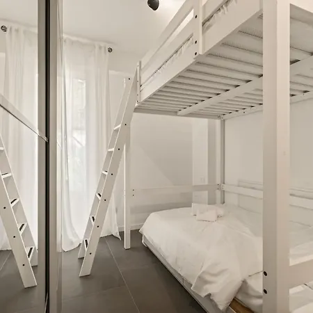 Appartamento Home, 2 Min From Station