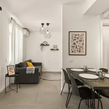 Appartamento Home, 2 Min From Station *