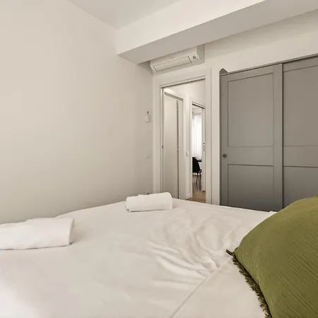 Daire Home, 2 Min From Station *