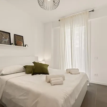 Home, 2 Min From Station *